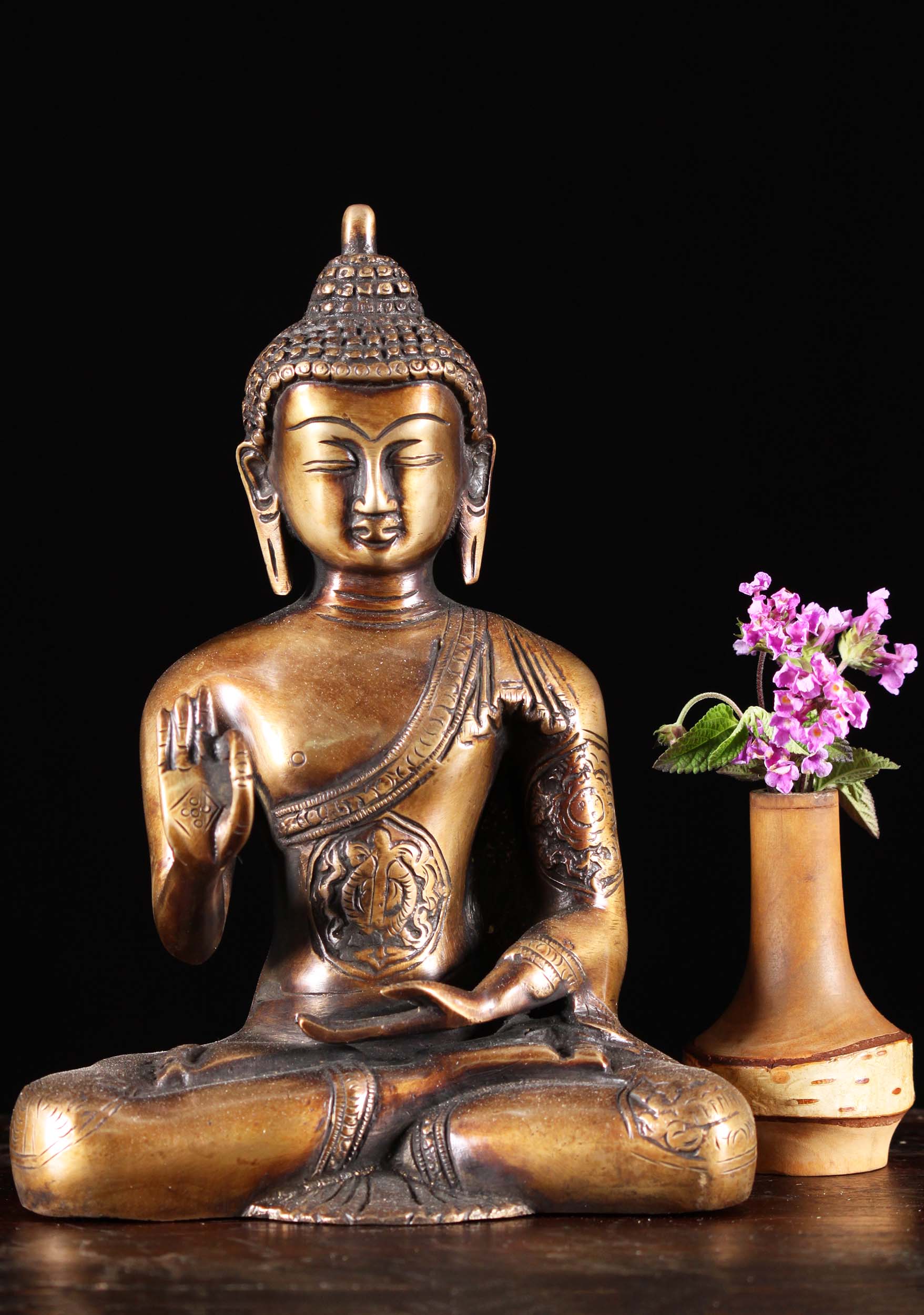 Vitarka mudra Buda
