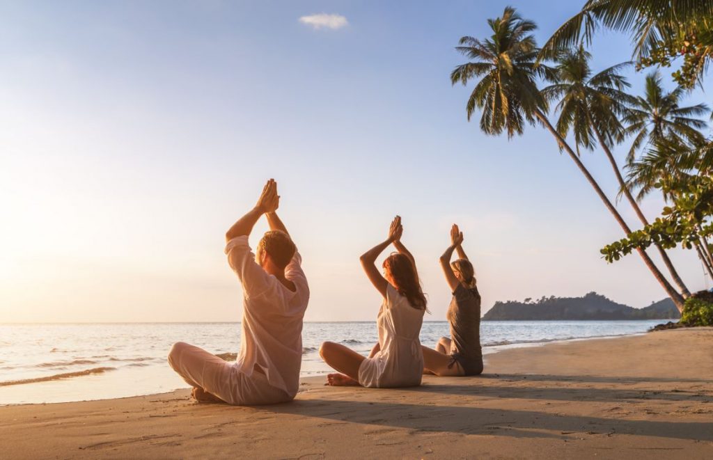 pratiquer le yoga améliore la santé, mental, émotionnel et physique